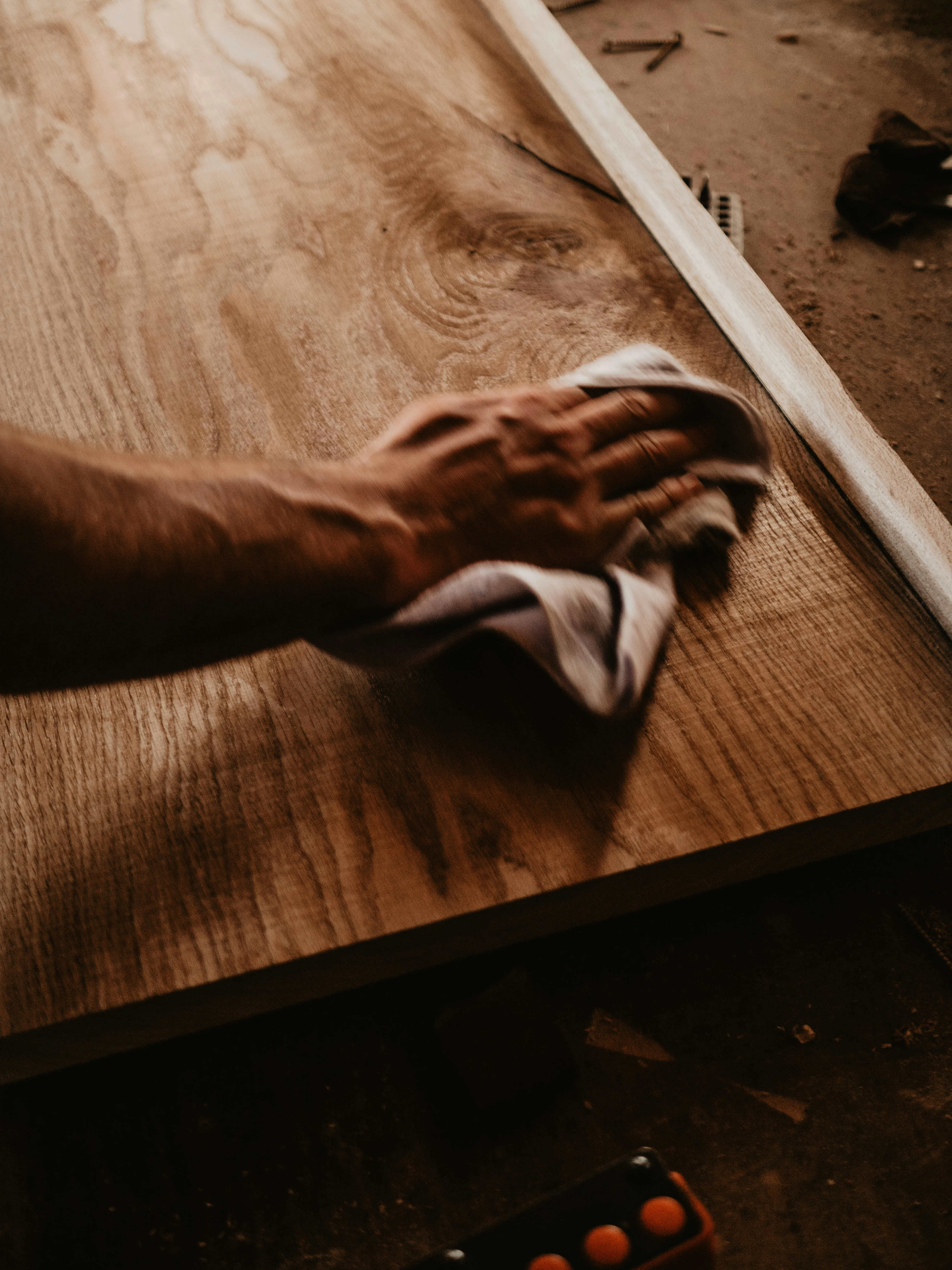 Which Color Wood Furniture is Best? Choosing the Right Wood Color for Your Home in 2025