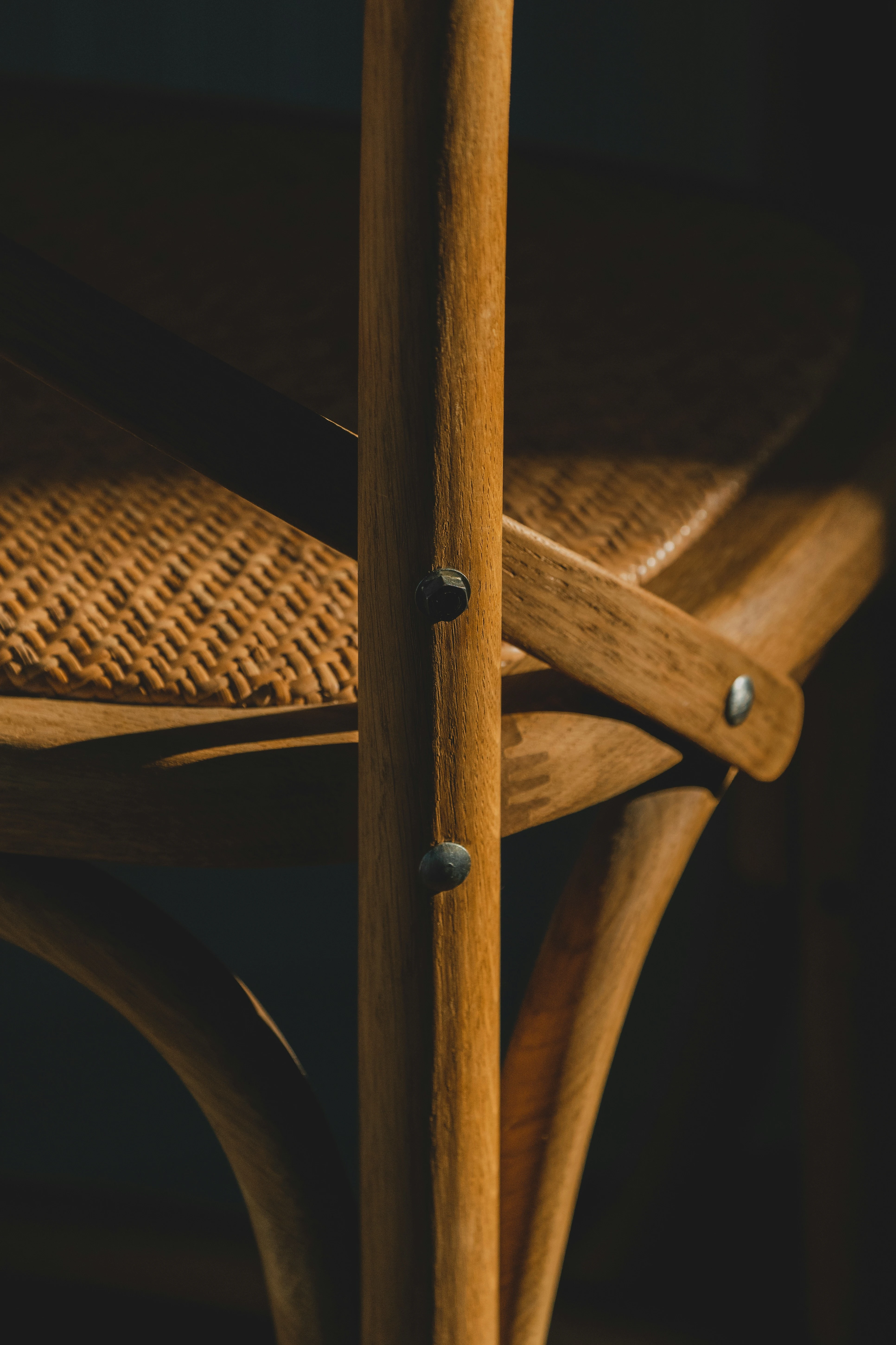 Solid Wood vs. Veneer Dining Tables: Which One Should You Buy?