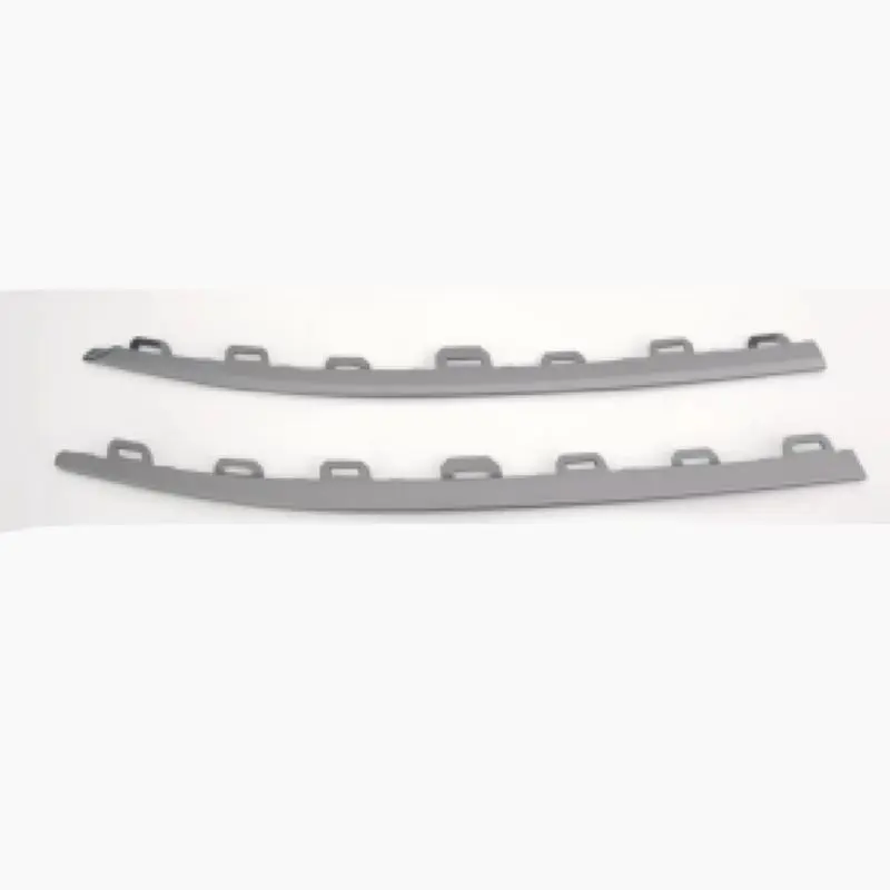 Recheio do para-choque dianteiro (E/D) – cinza metálico.