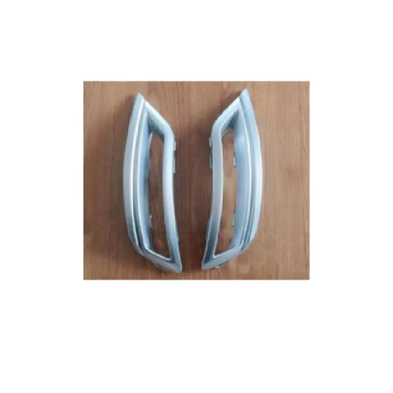 Moldura da lanterna de neblina traseira (prateada)