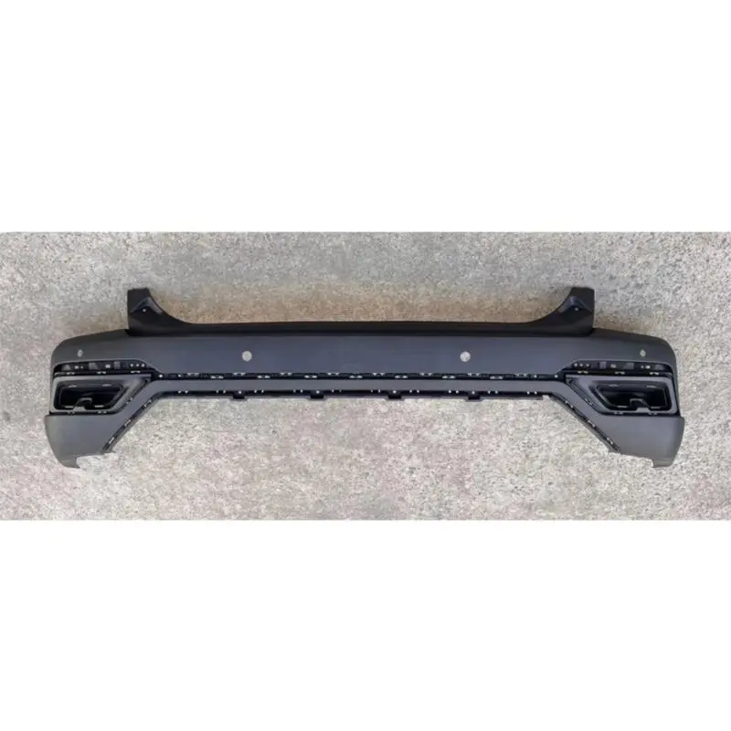 Parte inferior do para-choque traseiro.