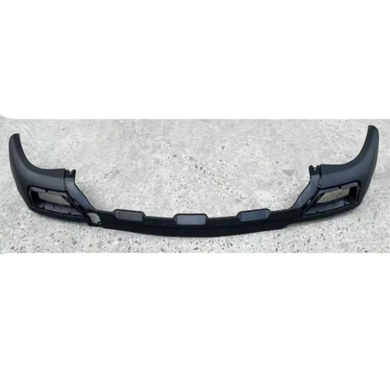 Parte inferior do para-choque traseiro.