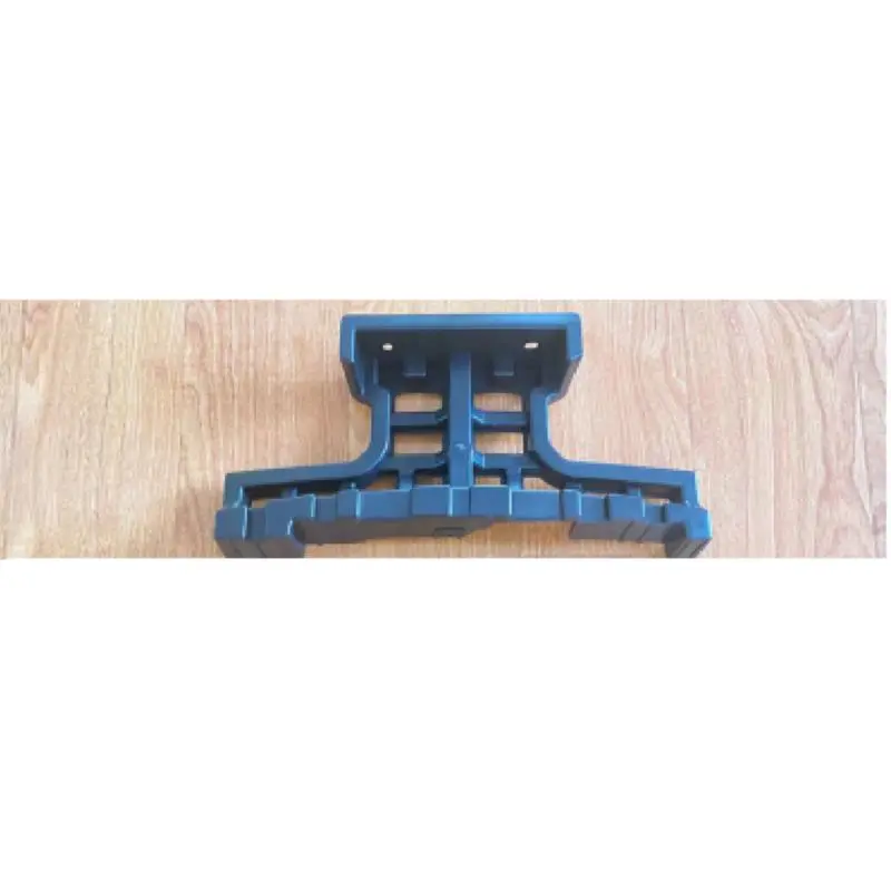 Suporte na seção média do para-choque dianteiro.