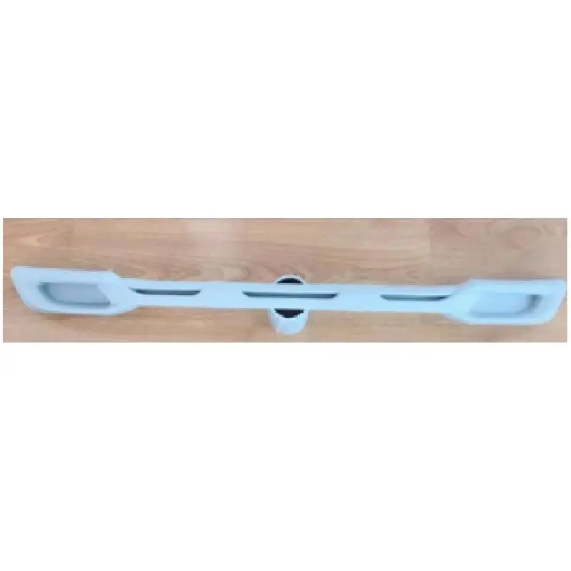 Acabamento em prata para o painel de acabamento sob o para-choque frontal.