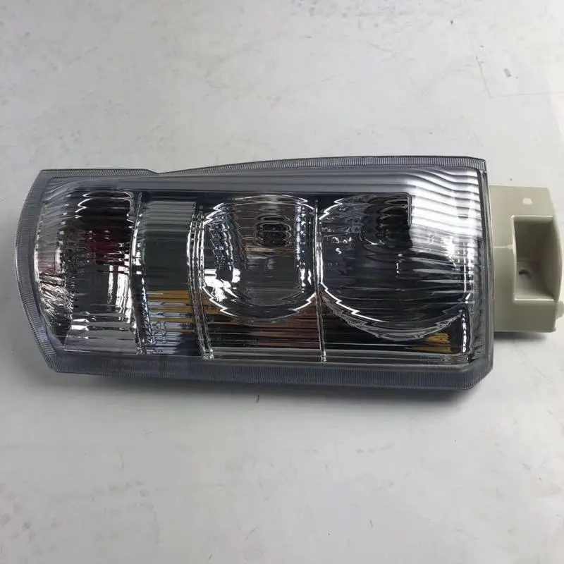 LÂMPADA DE ESQUINA ESQUERDA