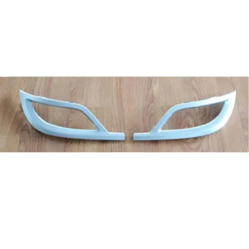 Moldura de acabamento da luz de neblina traseira (prateada)