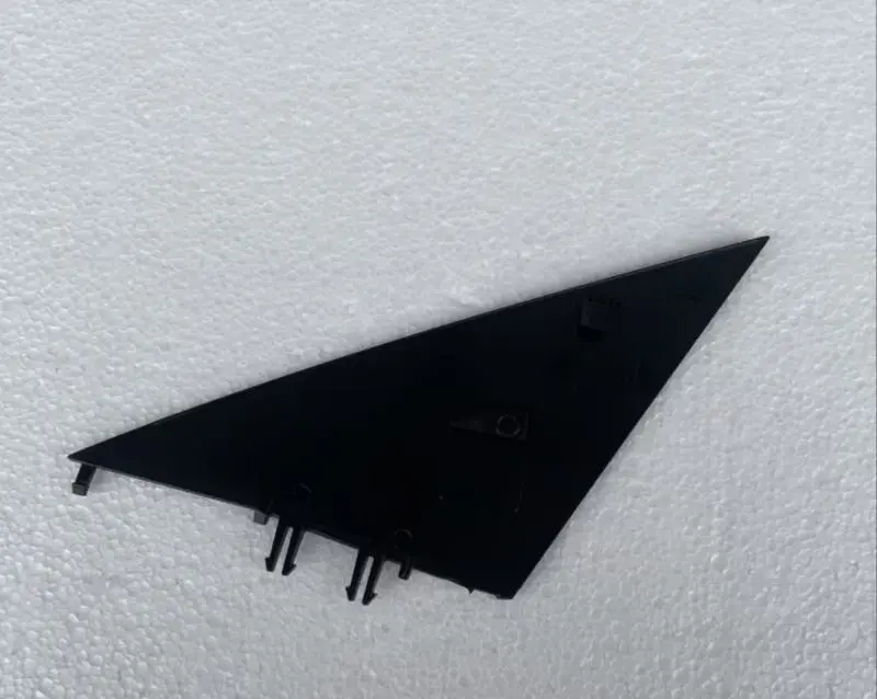 Triângulo esquerdo de espelho invertido