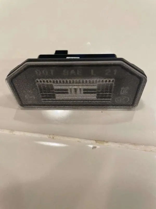 Luz da placa de matrícula traseira