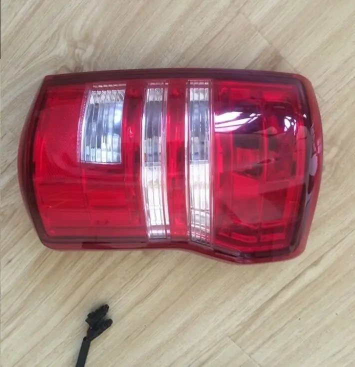 LANTERNA TRASERA ESQUERDA