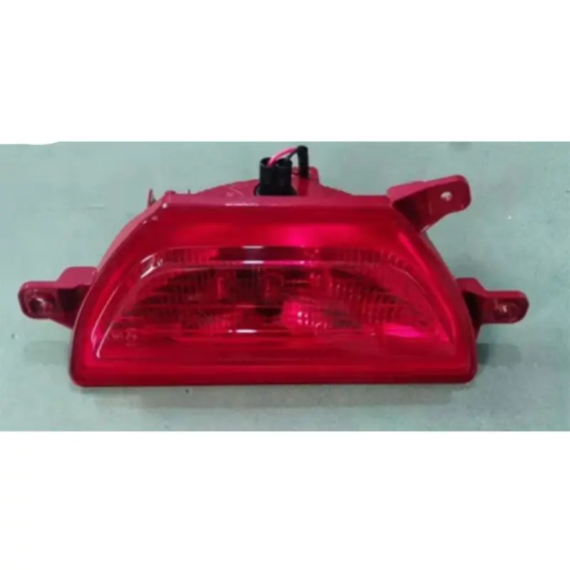 Farol de neblina traseiro – centro.