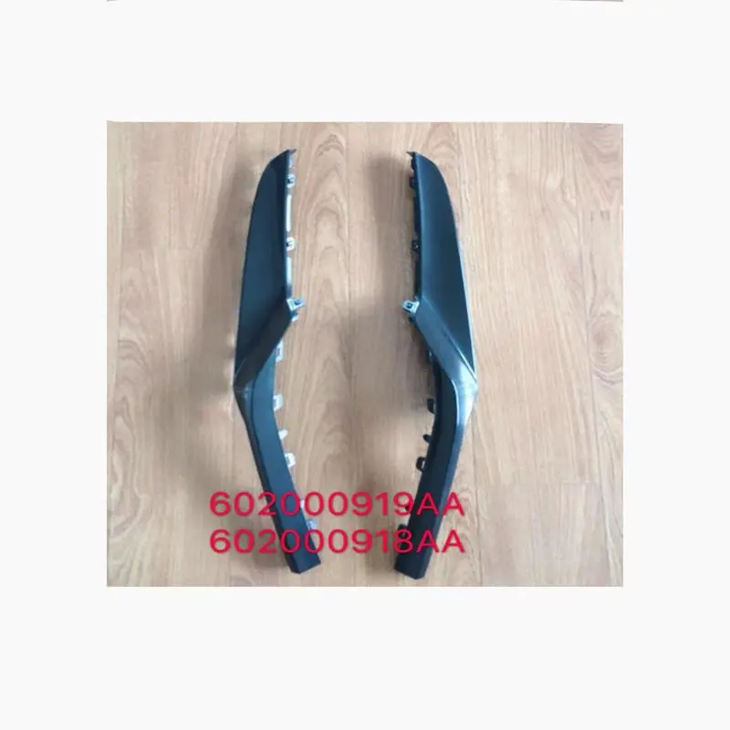 Aparador dianteiro de acabamento preto de alto brilho (LR).