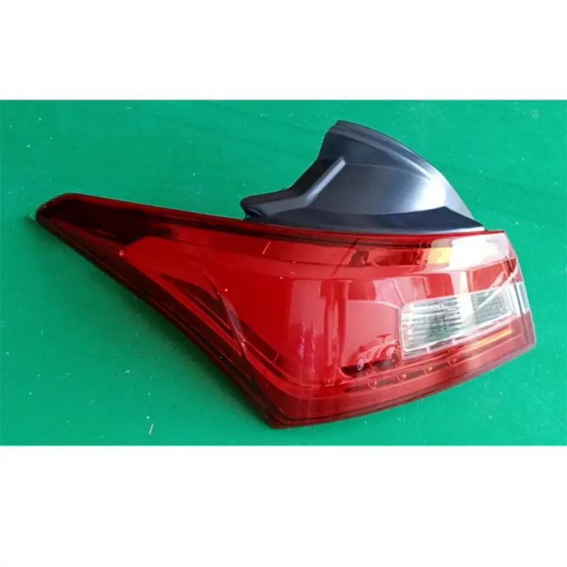 Faróis traseiros (seção fixa), faróis curvos.