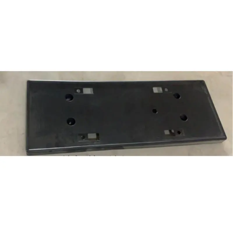 Placa de licença do para-choque dianteiro.