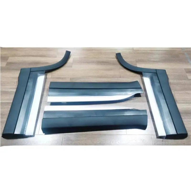 Parte traseira da moldura da porta – faixa preta brilhante.