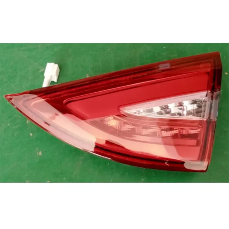 Faróis traseiros (seção móvel), faróis planos.