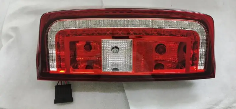 LANTERNA TRASERA DERECHA