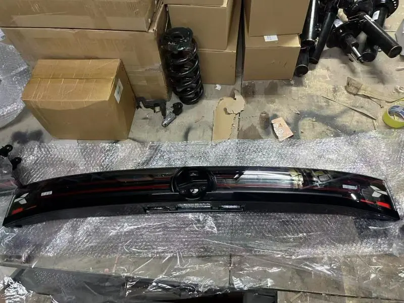 LANTERNA TRaseira MÉDIA