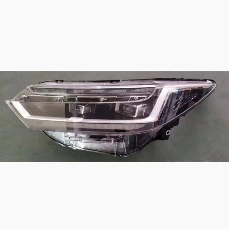 Faróis de LED de alta qualidade.