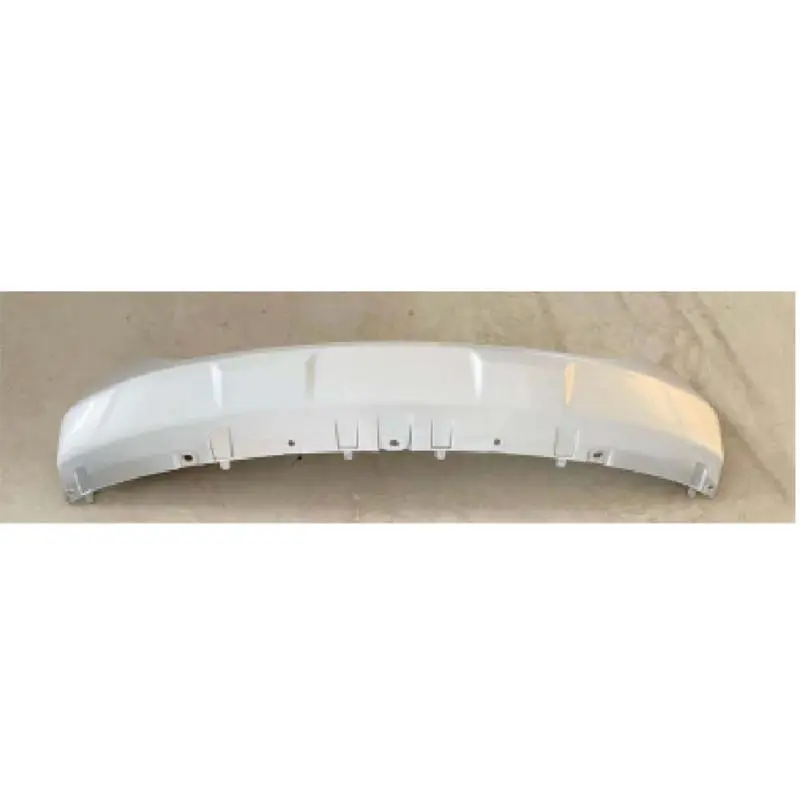 Painel de acabamento da para-choque frontal de prata.