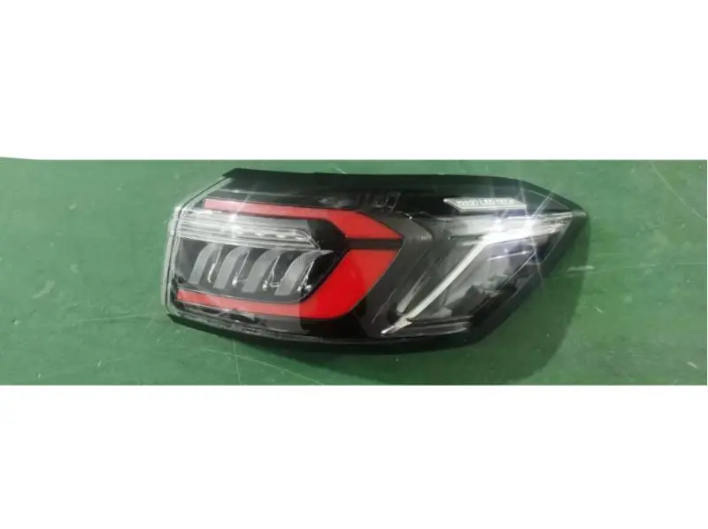 Luz com curva traseira.