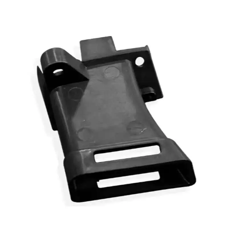 Abaixo do conector de entrada de ar-esquerdo