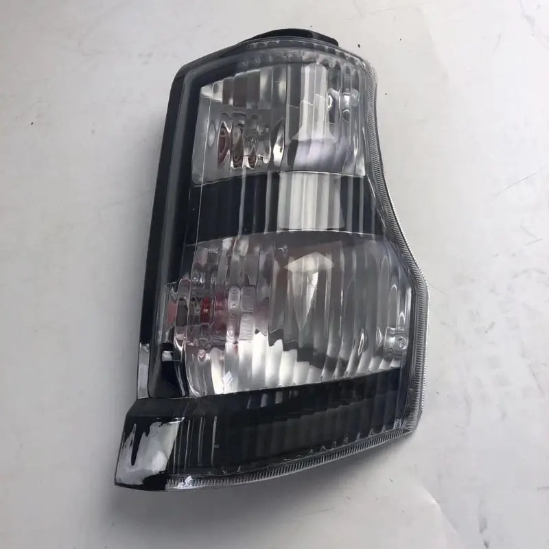 LÂMPADA DE ESQUINA ESQUERDA