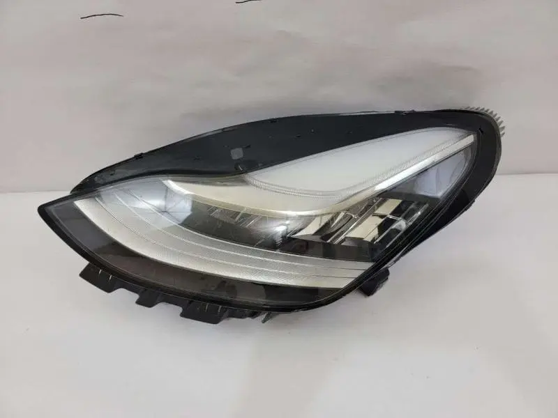 Farol principal direito