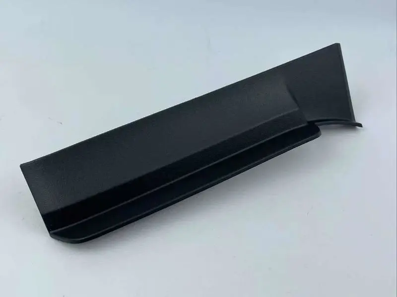 Aba de proteção contra lama do para-choque dianteiro - direito