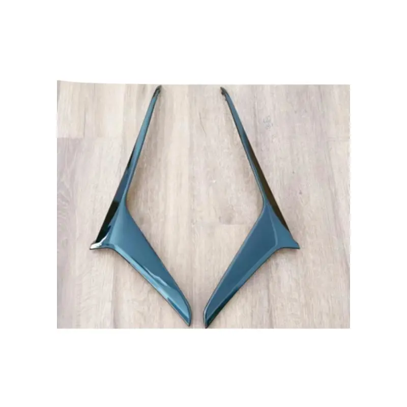 Friso do para-choque dianteiro (E/D) – Preto brilhante alto.