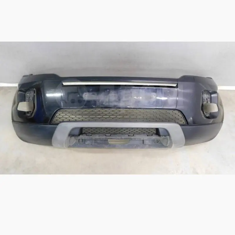 Para-choque dianteiro com orifícios para pulverizadores