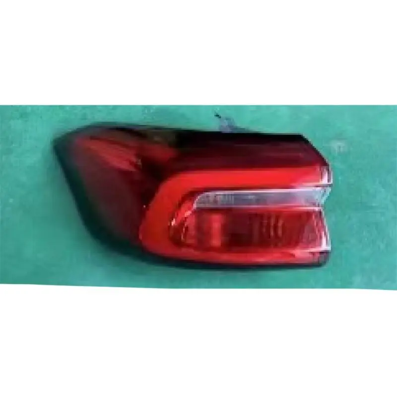 (Fundo branco) Luz com curva traseira.