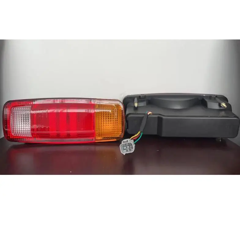 LANTERNA TRASERA DERECHA