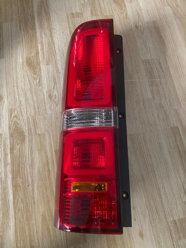 LANTERNA TRASERA ESQUERDA/DIREITA