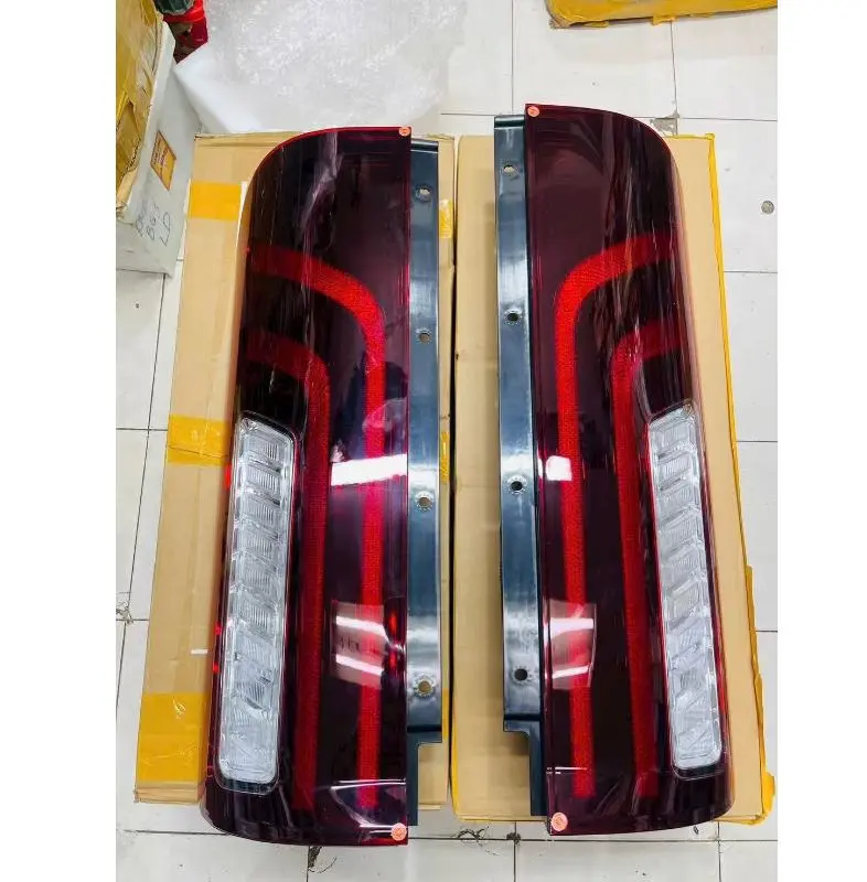 LANTERNA TRASERA ESQUERDA/DIREITA