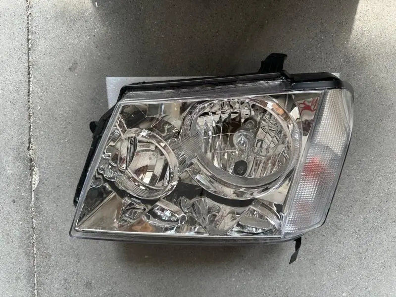 FAROL BRANCO ESQUERDO