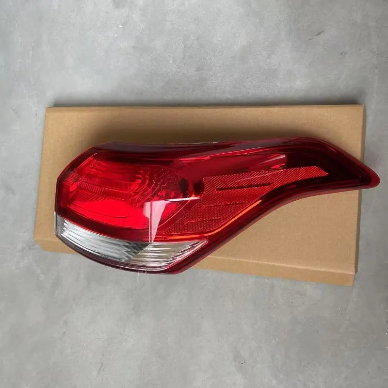 LANTERNA TRASERA EXTERNA ESQUERDA/DIREITA