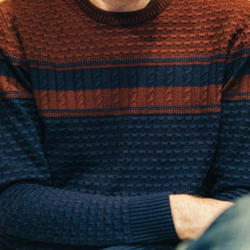 Women’s Knitwear Manufacturing Guide: Styles, Yarn Selection, and Craftsmanship