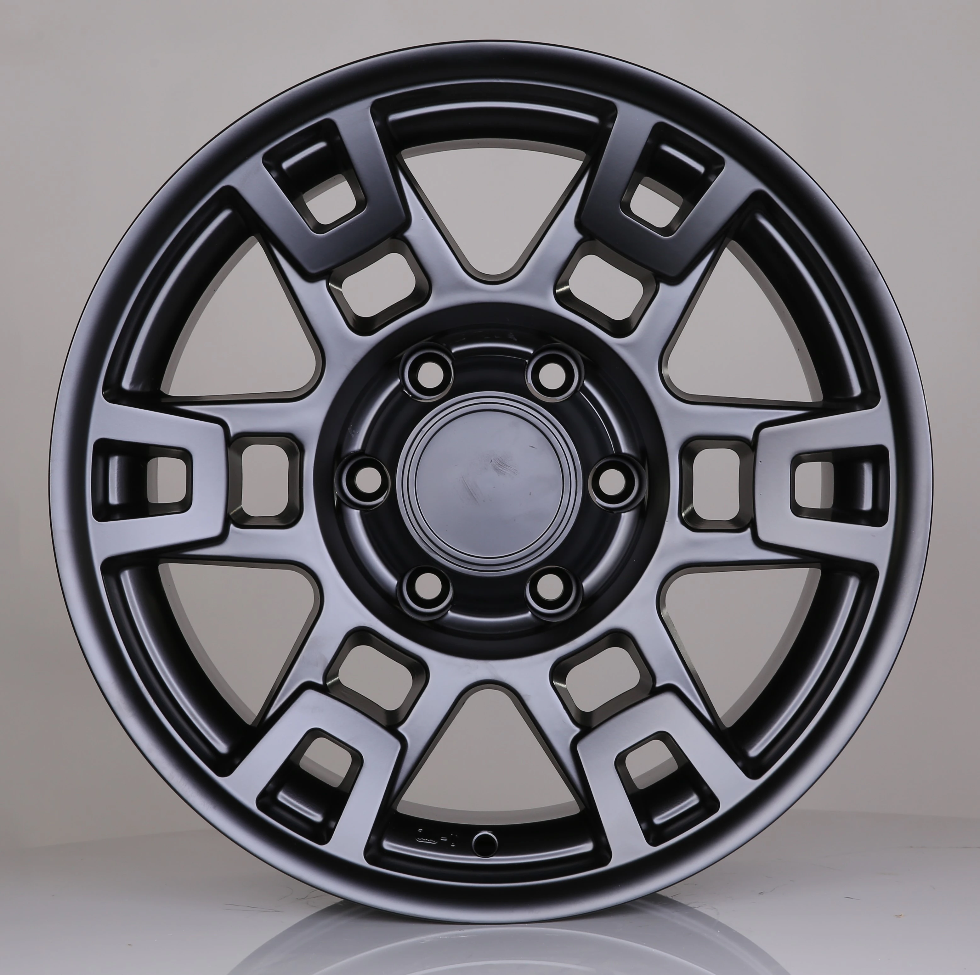 16-inch, 17-inch, 20-inch and 22-inch alloy wheels