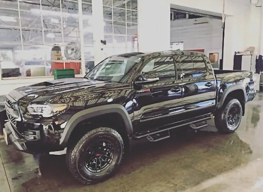 17-inch alloy wheels 4x4 off-road wheels