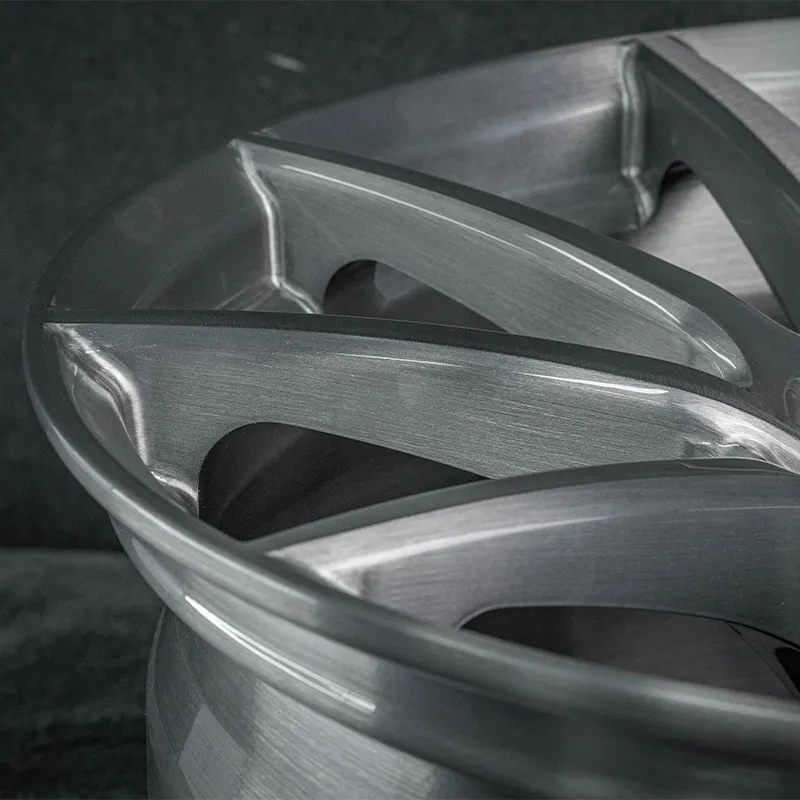 ล้อผสมผสานอลูมิเนียมฟอร์จที่ทนทาน เหมาะสำหรับใช้ในสภาพแวดล้อมที่รุนแรงของทะเลทราย สีบรอนซ์หรือสีตัวอื่นๆ ตามการปรับแต่ง ขนาด 17 นิ้ว 18 นิ้ว 19 นิ้ว 20 นิ้ว