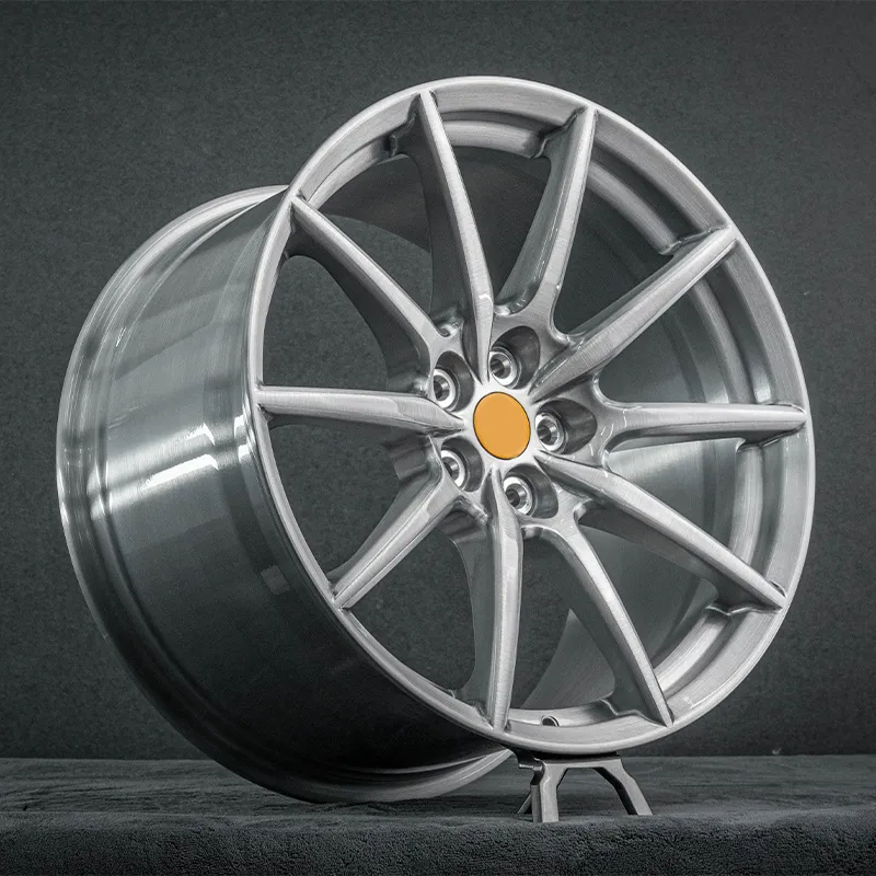Durable multi-spoke aluminum alloy forged wheels, suitable for use in harsh desert environments, available in bronze or other custom colors, with sizes of 17 inches, 18 inches, 19 inches, and 20 inches