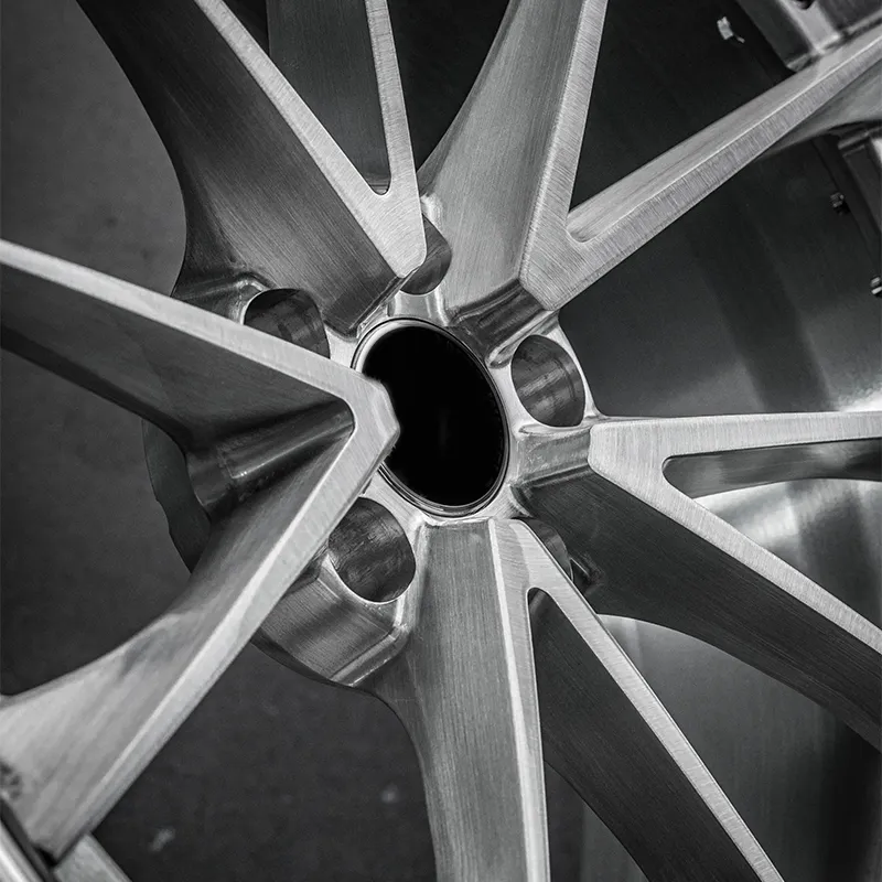 โครงสร้างสองชิ้นของล้อคาเฟอร์ ขนาด 18 นิ้ว 19 นิ้ว 20 นิ้ว 21 นิ้ว 22 นิ้ว 23 นิ้ว ฮับเบอร์สีดั้งเดิมหรือสีแบบกำหนดเองอื่นๆ สำหรับแผ่นศูนย์กลาง