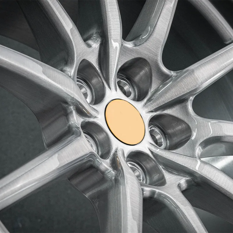 ล้อผสมผสานอลูมิเนียมฟอร์จที่ทนทาน เหมาะสำหรับใช้ในสภาพแวดล้อมที่รุนแรงของทะเลทราย สีบรอนซ์หรือสีตัวอื่นๆ ตามการปรับแต่ง ขนาด 17 นิ้ว 18 นิ้ว 19 นิ้ว 20 นิ้ว