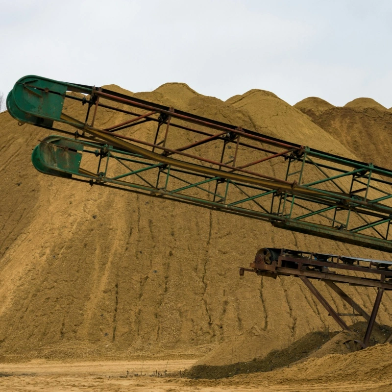 Comment les rouleaux d'Idler de haute qualité améliorent l'efficacité des convoyeurs dans les opérations minières