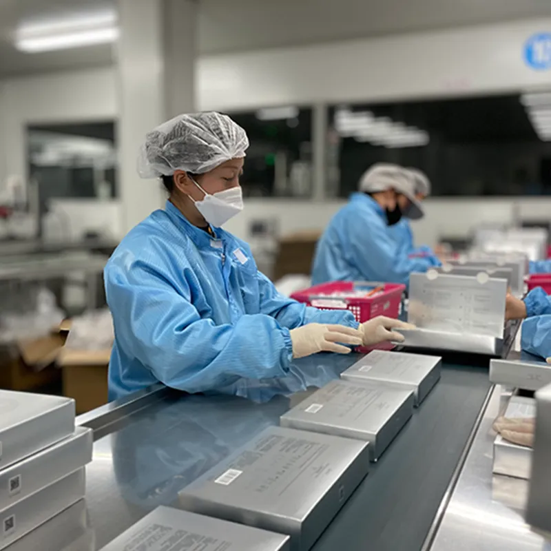 È possibile ordinare peptidi personalizzati in piccoli lotti?