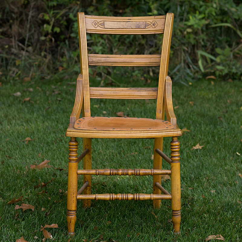 Wooden chair-4.png