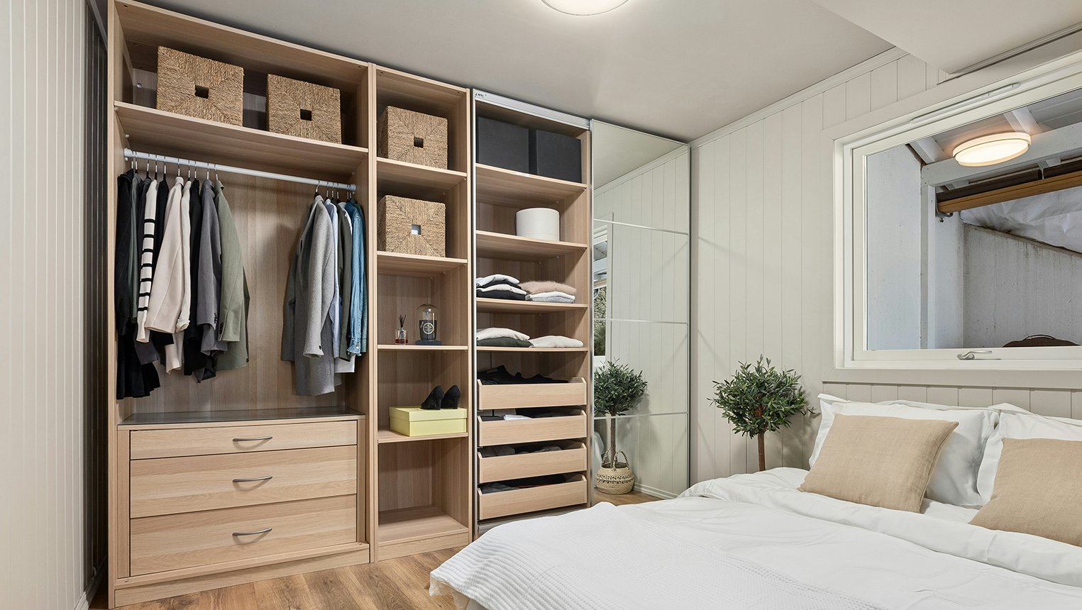 Custom Wardrobe-26.png