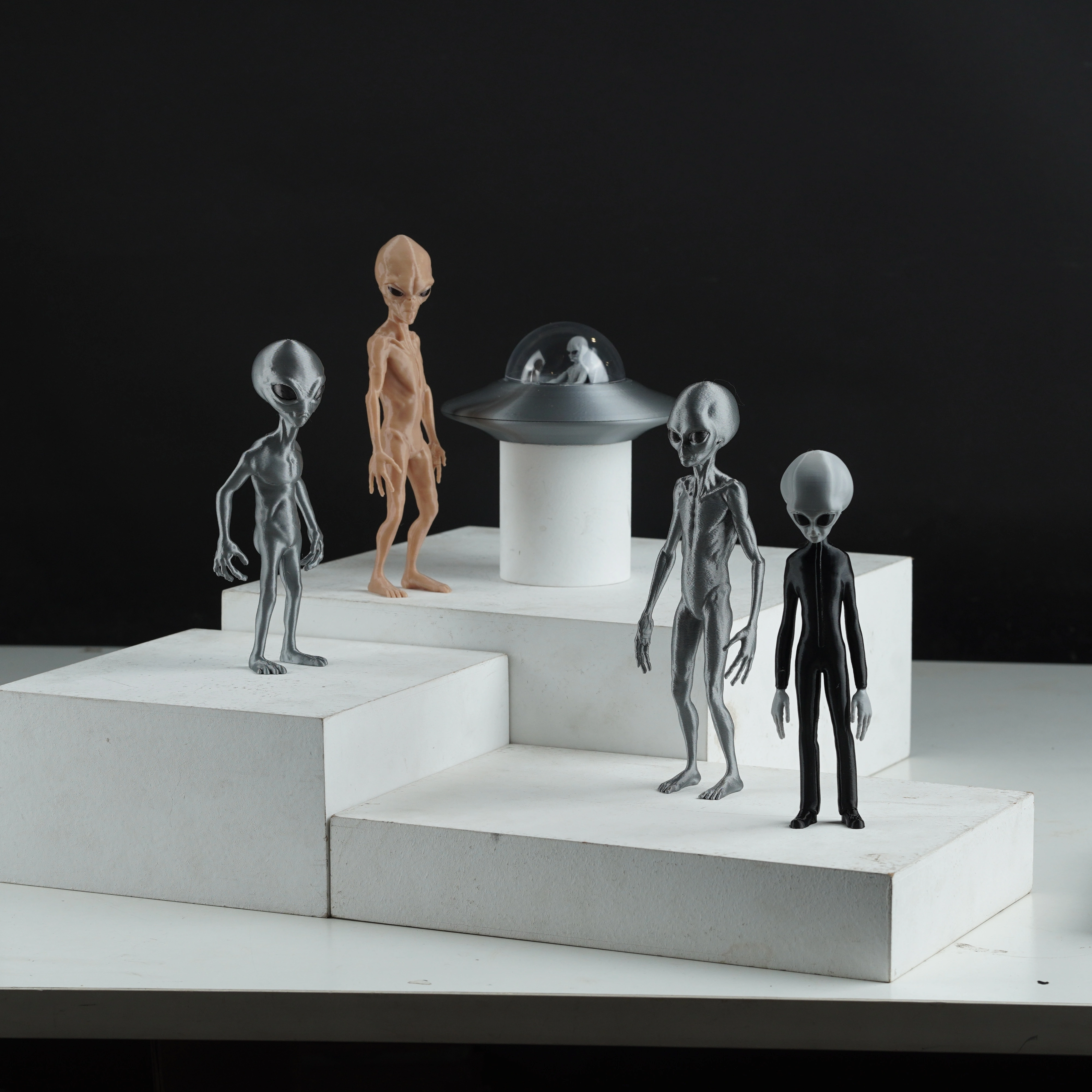 Wholesale Custom Tall Grey Alien Figures | 3D Printing Service China