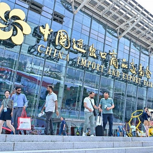 Dragon &amp; Tiger Sjaji na 138. Kantuškom sajmu, privlačeći interes globalnih kupaca