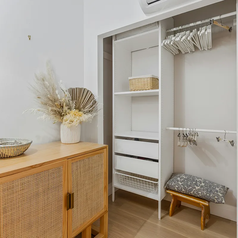 Armoires sur mesure pour les espaces de vie modernes